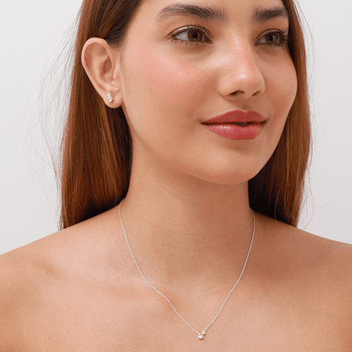 Conjunto prata 925 oval com detalhe ponto de luz